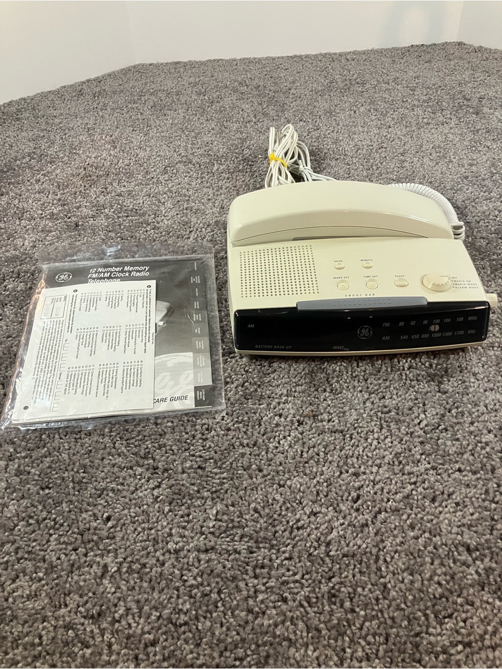 FM/AM Clock Radio Alarm 12 Number Memory Telephone Combo Model: GE #2-9710A